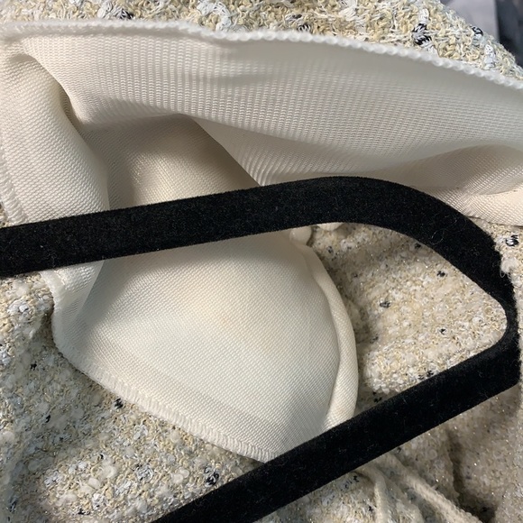 St. John Couture size 12 blazer with sparkle! Shoulder pads. tweed type - Picture 10 of 14